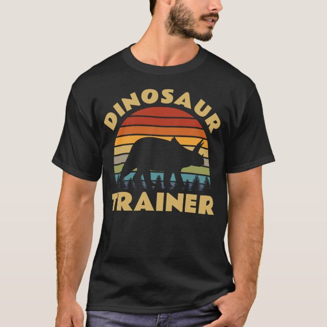 Camiseta Dinosaur Trainer Halloween Costume Retro Sunset Di (Frente)