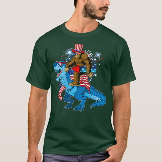 Camiseta Dinossauro Andando de Pé Grande T-rex 4 de julho (Frente)