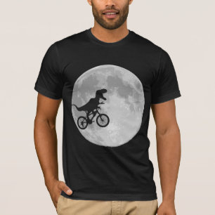 Camiseta Dinossauro em bicicleta no céu com lua