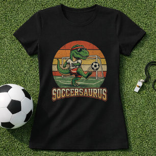 Camiseta Dinossauro Engraçado de Futebol Chutando Retro