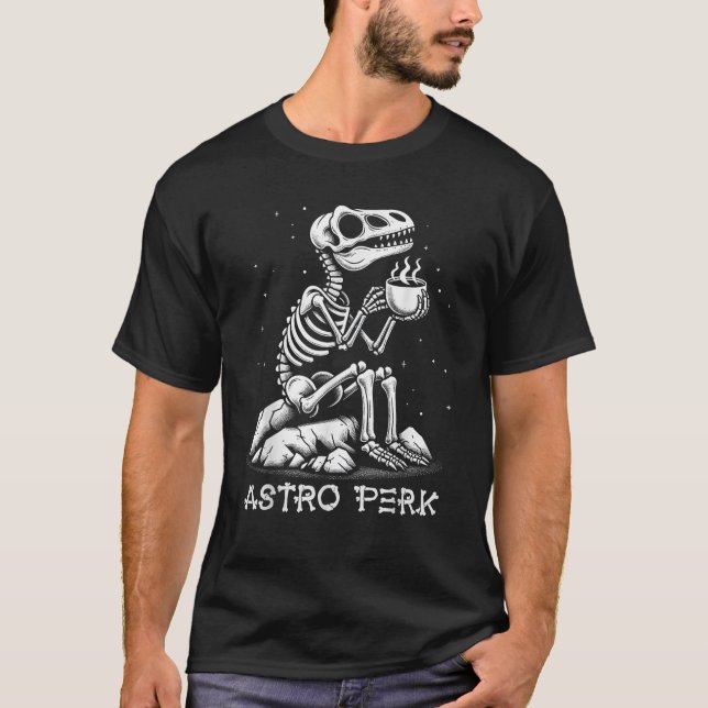 Camiseta Dinossauro Skeleton Café Lover Meteor Retro Sci Fi (Frente)