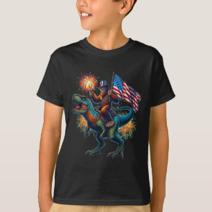 Camiseta Dinossauro T Rex Andando Sasquatch Bigfoot Engraça