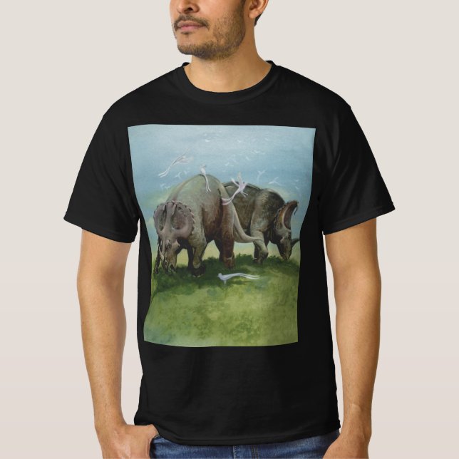 Camiseta Dinossauros Vintage, Centrosaurus Grazing em Prado (Frente)