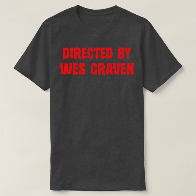 Camiseta Direcionado Por Wes Craven Red Text (Frente do Design)