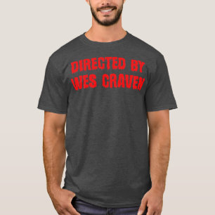 Camiseta Direcionado Por Wes Craven Red Text
