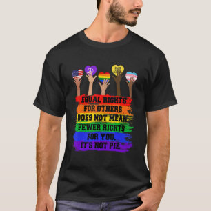 Camiseta Direitos iguais Lgbt Retro Fist Love Não é uma emp