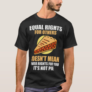 Camiseta Direitos Iguais Para Outros Não Significam Menos