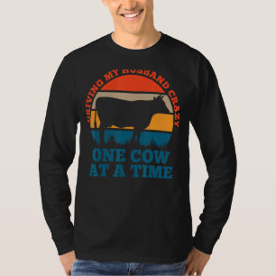 Camiseta Dirigindo meu marido uma vaca louca de cada vez