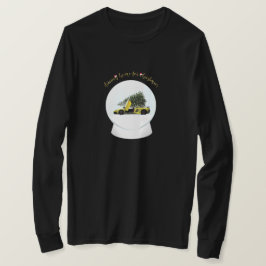 Camiseta dirigindo para casa no globo de neve de Natal