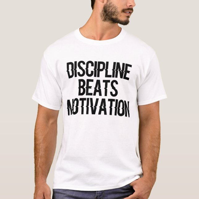 Camiseta Discipline Beats Motivation – Focus and Grind (Frente)