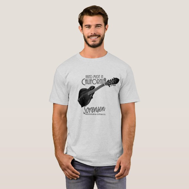 Camiseta Discrição - feito mão em Califórnia (Frente Completa)