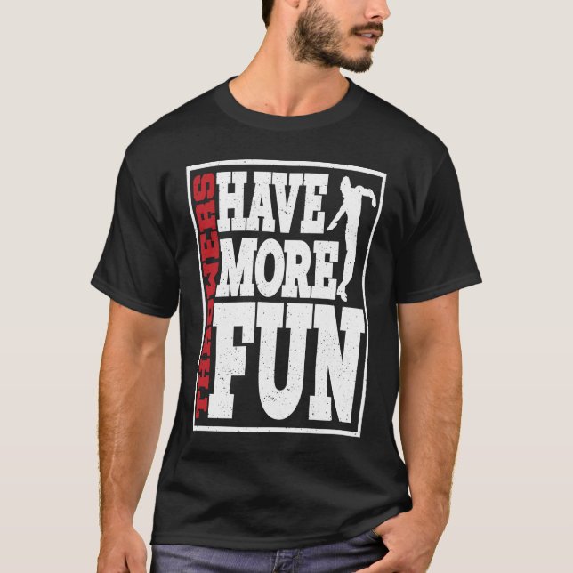 Camiseta Discus Throwers Have More Fun Discus Throwing (Frente)