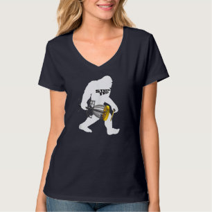 Camiseta Disk Golf Tocando Pé Grande Com Uma Cota De Árvore