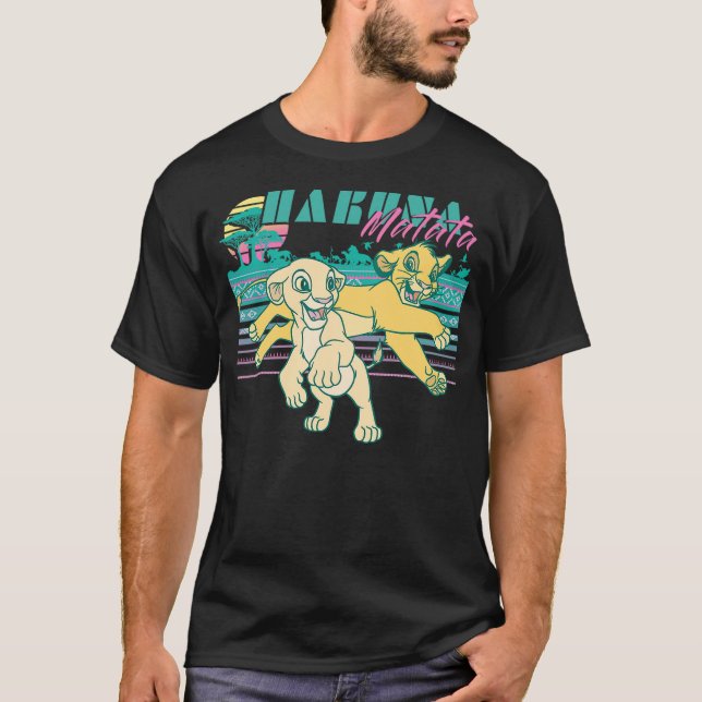 Camiseta Disney Lion King Retro Simba & Nala 90s Hakuna Mat (Frente)