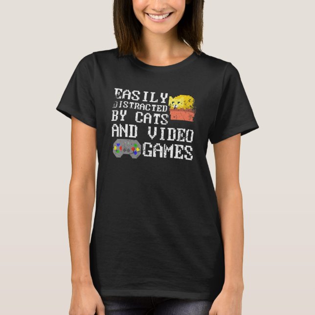 Camiseta Distribuído Facilmente Por Gatos E Videos games Re (Frente)