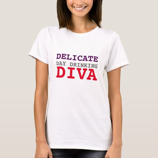 CAMISETA DIVA DELICADA DO BEBENDO DO DIA (Frente)