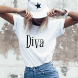 Camiseta Diva Funny Whimsics Tipografia<br><div class="desc">Uma camisa branca divertida especialmente para o Diva,  esta design tem uma simples tipografia caprichosa que soletra a palavra "Diva". Esta camisa é uma maravilhosa escolha de presente para aniversários,  promoções,  graduações,  celebrações,  ou qualquer dia para mostrar seu lado diva feminino.</div>