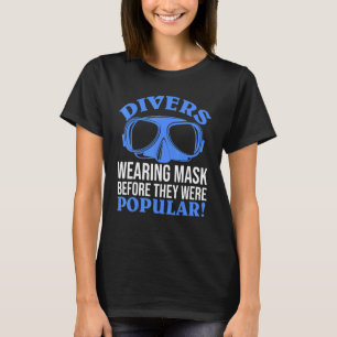 Camiseta Divers estão usando máscara mergulho tanque de mar