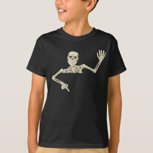 Camiseta Diversão com esqueletos.