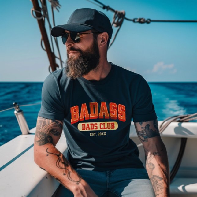 Camiseta Diversão de Trendência Legal do Clube de Pai de Ba (Join the Badass Dads Club with our retro cool Father's Day collection!)