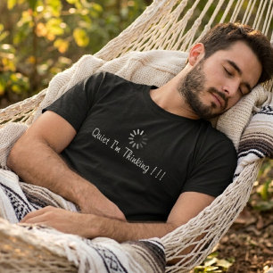 Camiseta Diversão Silêncio Estou Pensando Tipografia Branca