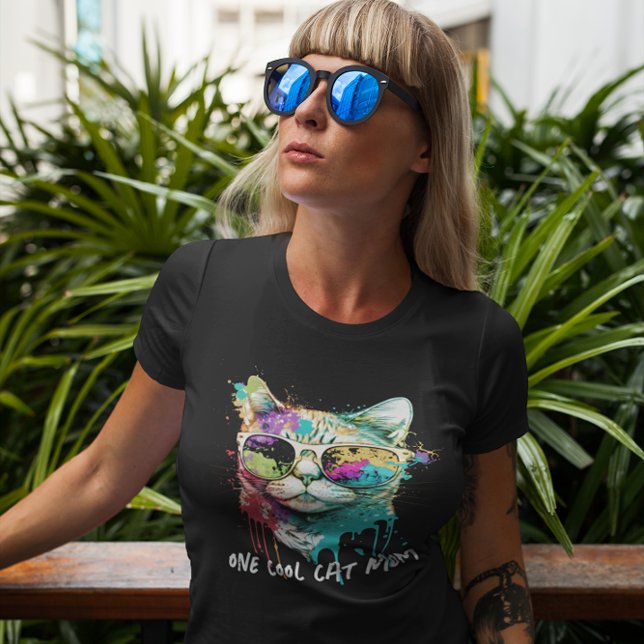 Camiseta Diversão Uma Legal Mãe de Gato com Óculos de Sol C (Criador carregado)
