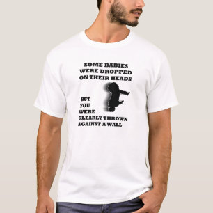 Camiseta Divertida Arremessado Contra Uma Parede