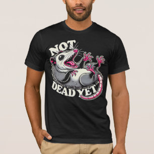 Camiseta Divertida de Gambá 'Ainda Não Morri' – An