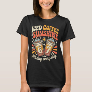 Camiseta Divertido 67 café gelado e dia de sol todos os dia