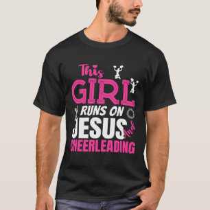 Camiseta Divertido Cristão Esta Garota Funciona Com Jesus E