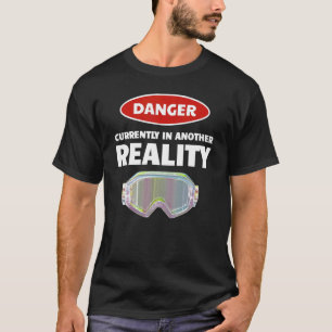 Camiseta Divertido VR Gamer Realidade Virtual Perigo Em Out