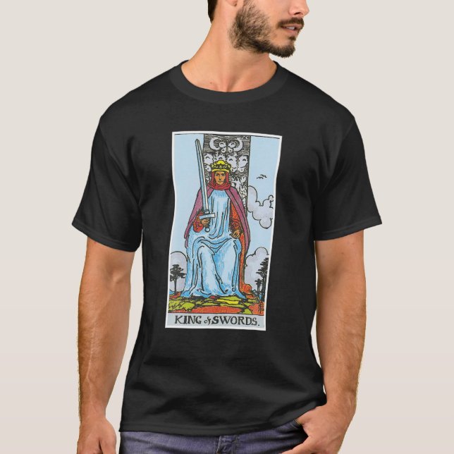 Camiseta Divinção de crenças ocultas do Rei das Espadas Tar (Frente)