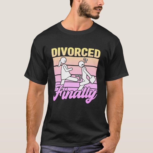 Camiseta Divorciadas Finalmente Mulheres Divorciadas Fornec (Frente)