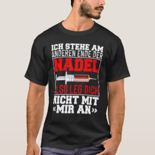 Camiseta Dizendo ajudante de médico enfermeira feminina