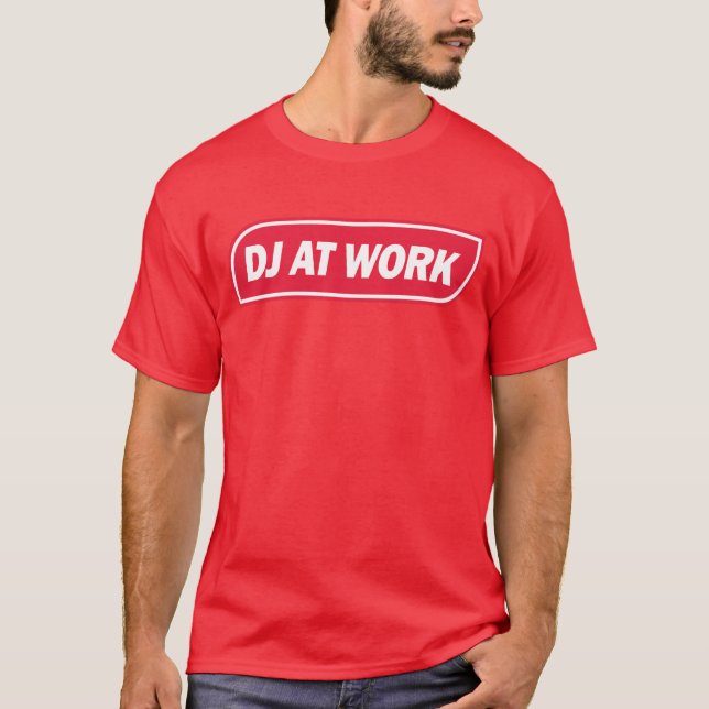 Camiseta DJ no trabalho - vermelho (Frente)