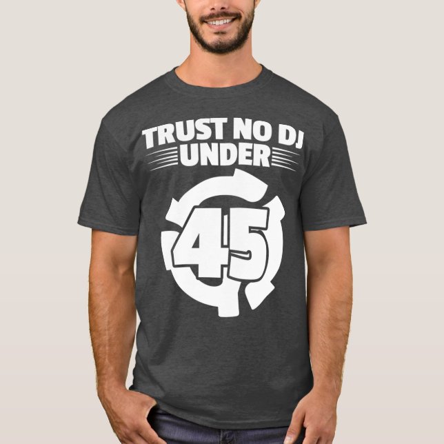 Camiseta DJ RPM Adapter Funny Trust No DJ Em (Frente)