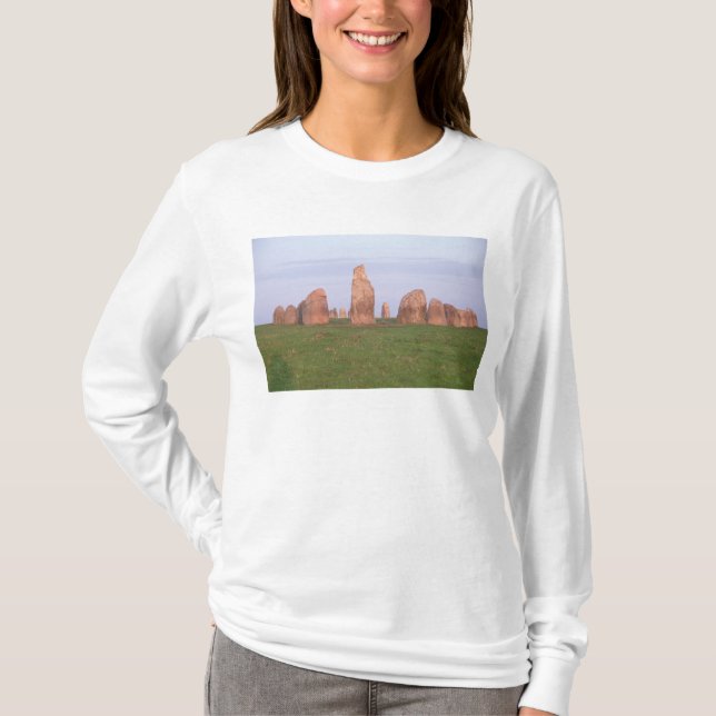Camiseta Do "círculo da pedra do ajuste navio" de Ales (Frente)