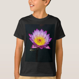 Camiseta do Lótus Roxo e Ninfa de Libélula