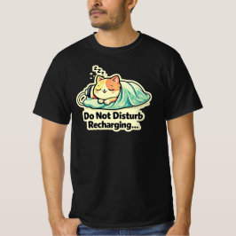 Camiseta Do Not Disturb Recharging Cute Sleeping Cat Design