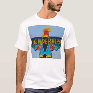 Camiseta do sinal do alojamento de Thunderbird