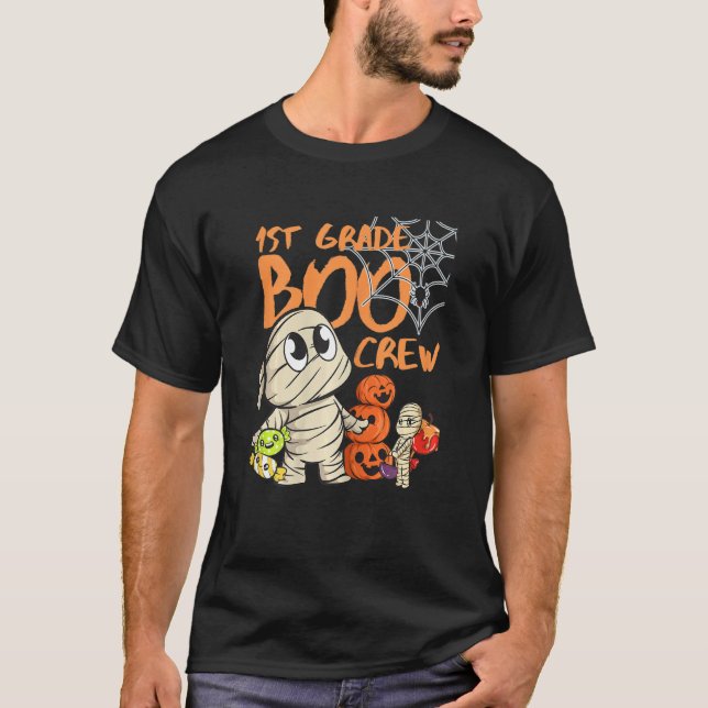 Camiseta Do You Like Mummy This 1st Grade Boo Crew Hallowee (Frente)