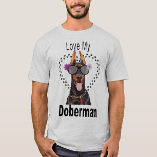 Camiseta Doberman divertido em óculos escuros