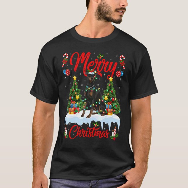 Camiseta Doberman Dog Lights Xmas Tree Papais noeis Doberma (Frente)