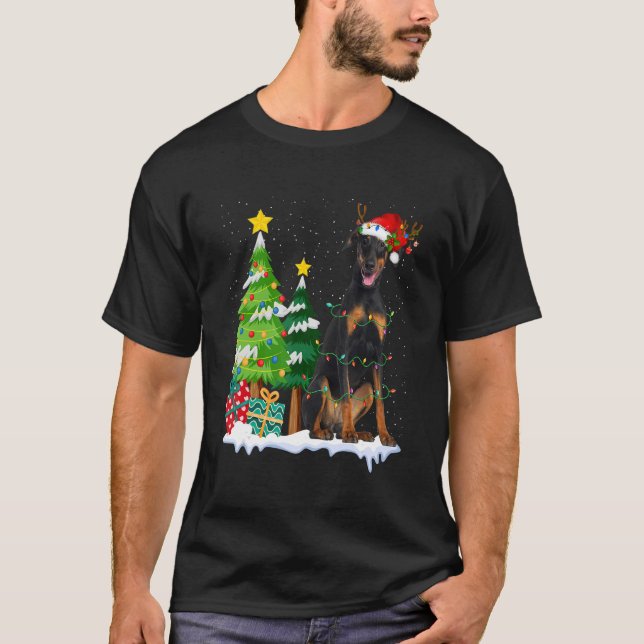 Camiseta Doberman Dog Santa Hat Reindeer Luzes de Natal (Frente)
