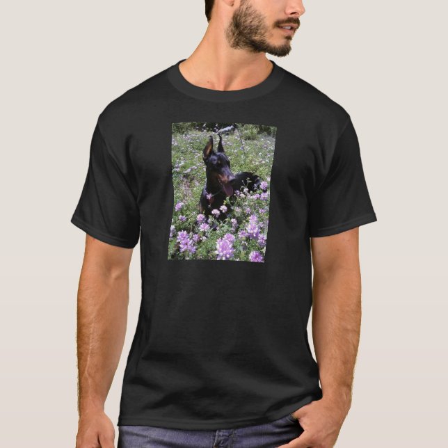 Camiseta Doberman no remendo da flor (Frente)