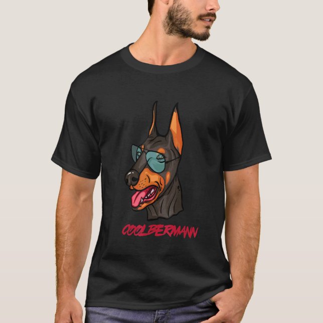 Camiseta Doberman Pinscher De Óculos Coolberman (Frente)