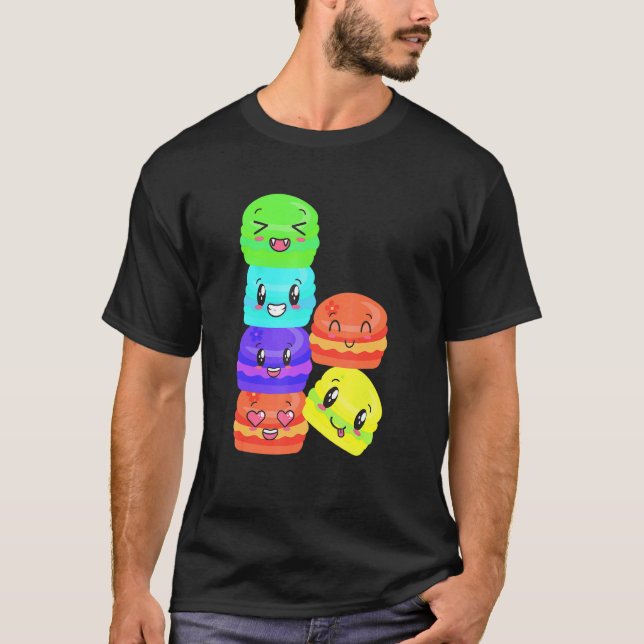 Camiseta Doce Colorida Macaroons Comidas Felizes Empilhadas (Frente)