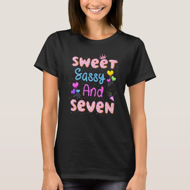 Camiseta Doce Sassy E Sete 7 de Aniversário De 7 Anos (Frente)