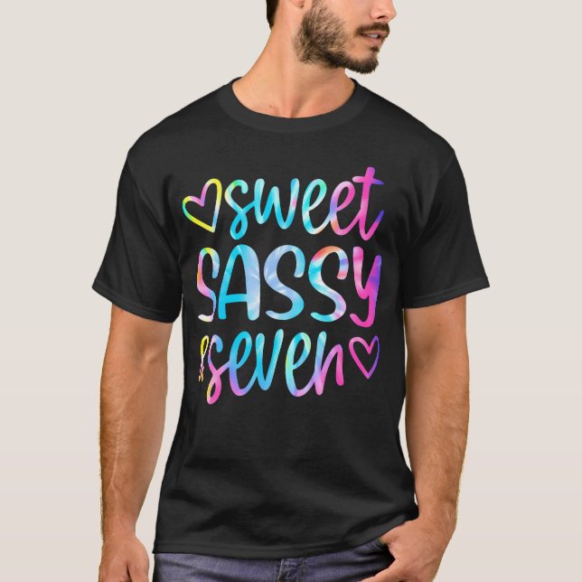 Camiseta Doce Sassy E Sete Meninas Aniversário Tie Dye 7 An (Frente)