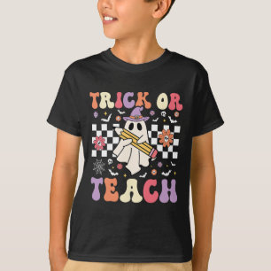 Camiseta Docente De Groovy Halloween Trick Ou Teach Flor